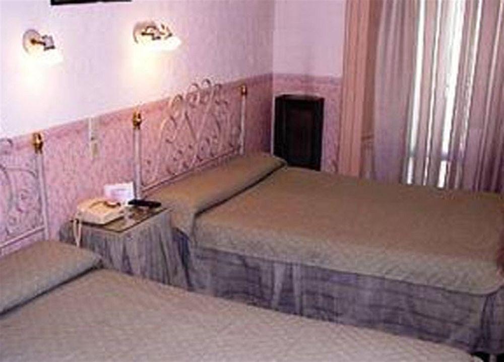 Gran Hotel Hispano Буенос Айрес Екстериор снимка